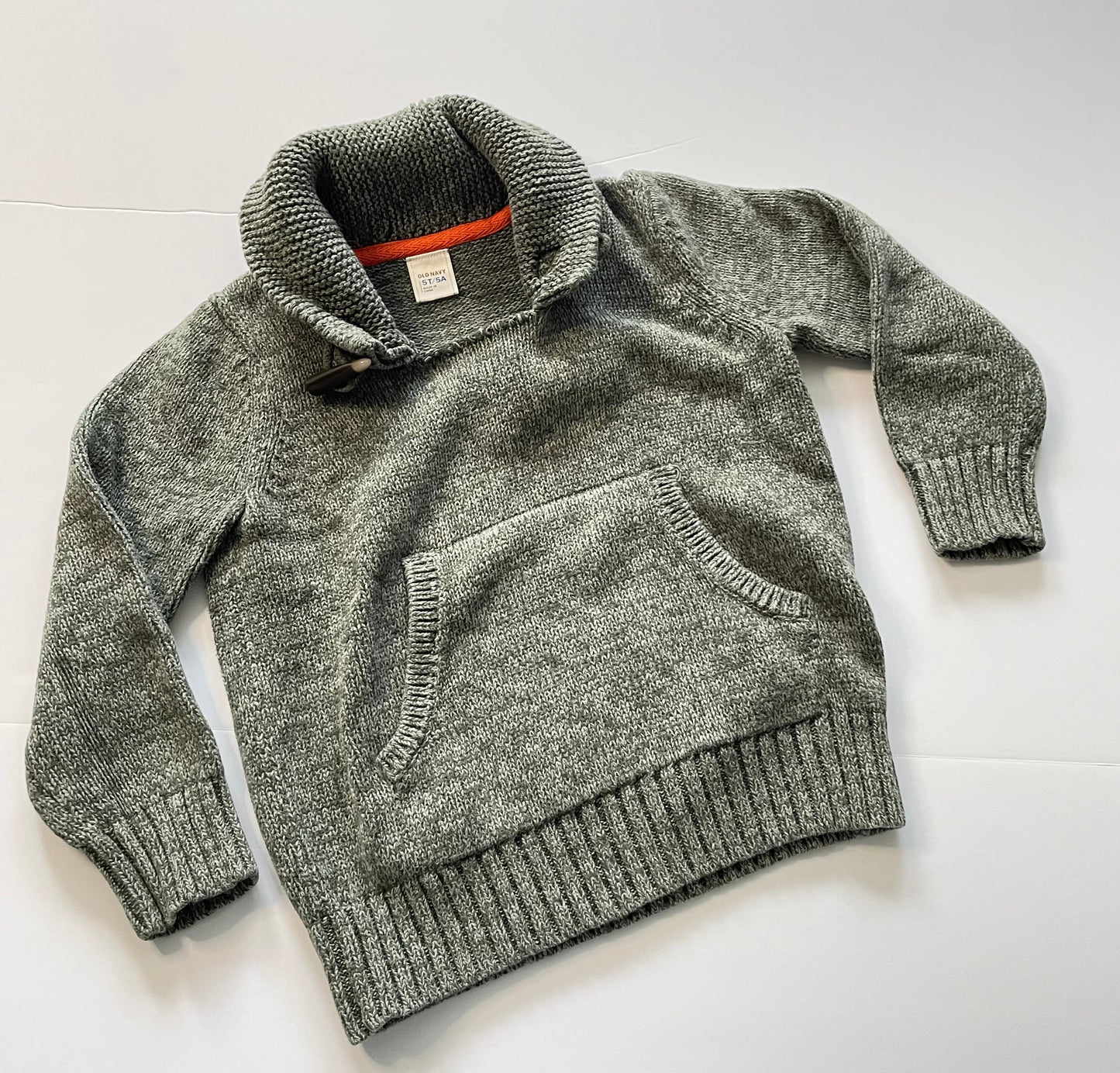 #121 Boys 5 Old Navy green sweater, EUC
