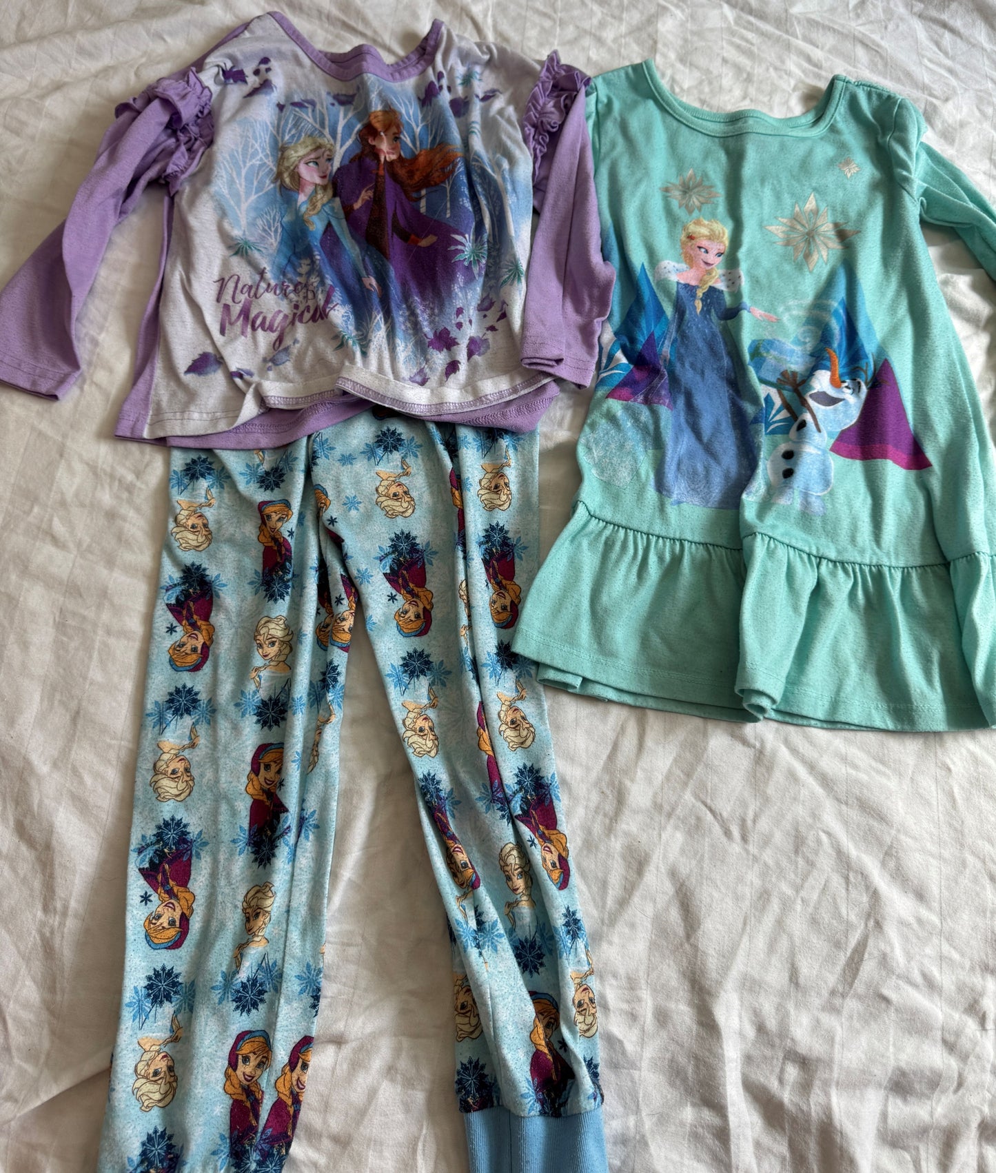 Seller #22 - Frozen pajamas - size 5 - OUC