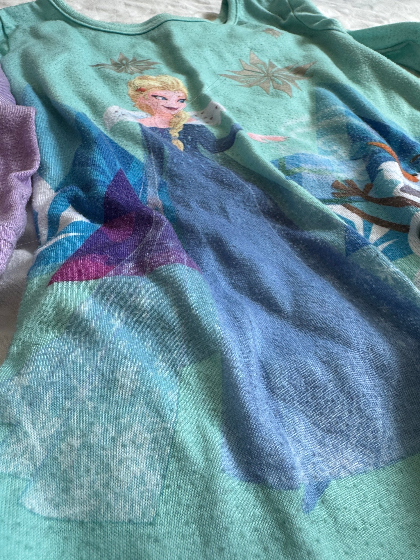 Seller #22 - Frozen pajamas - size 5 - OUC