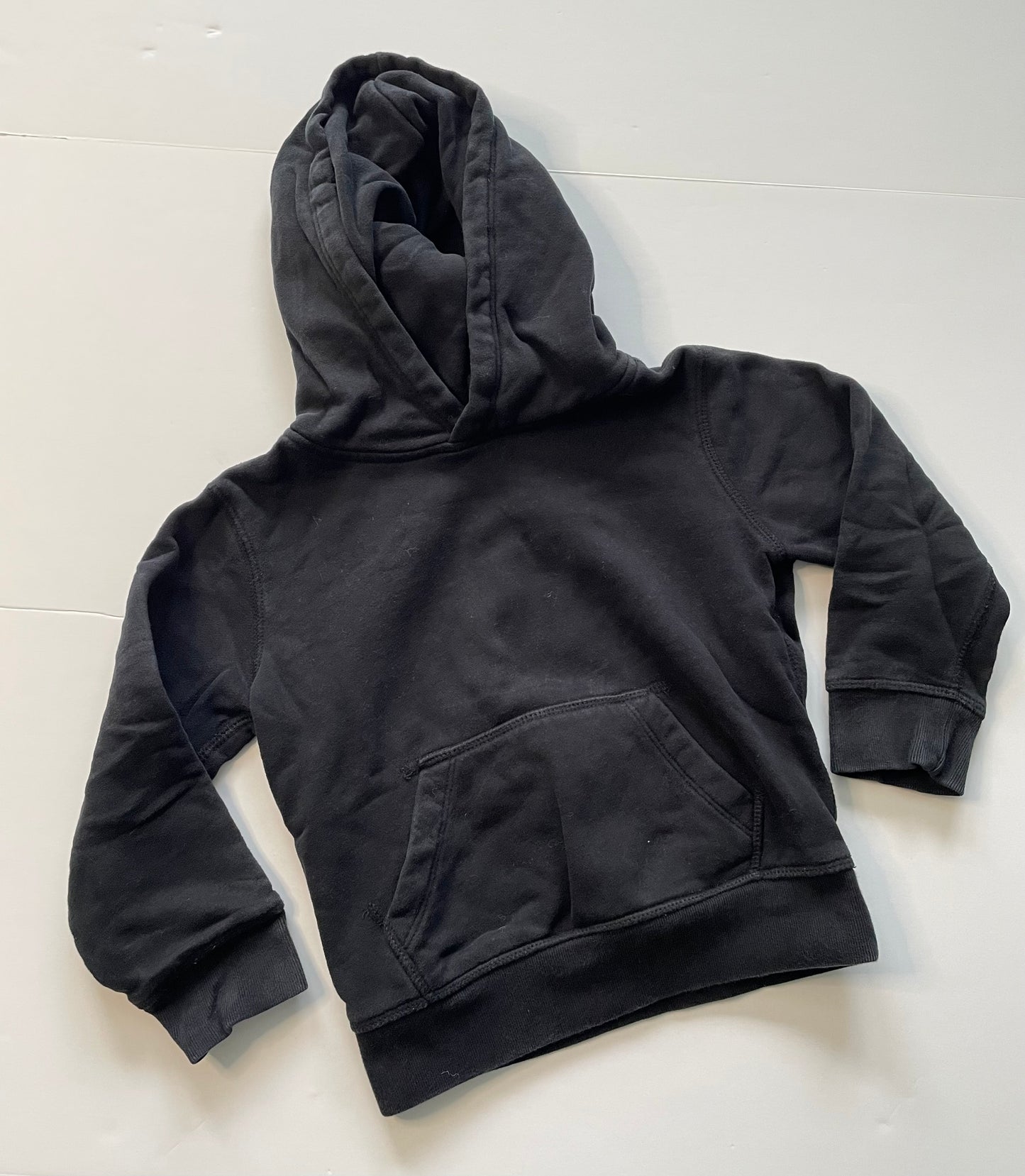 #121 Boys (fits like 4/5) Baby Gap hoodie black, VGUC