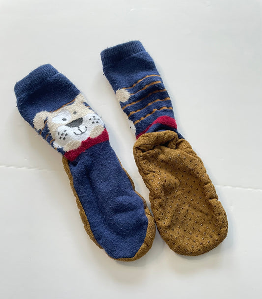 #121 Boys 2-4T puppy slipper socks with grip bottoms, EUC