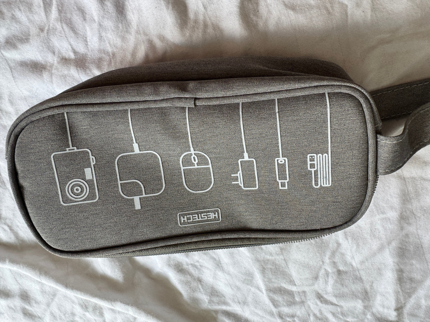 Seller #22 - Tech organizer pouch - LIKE NEW