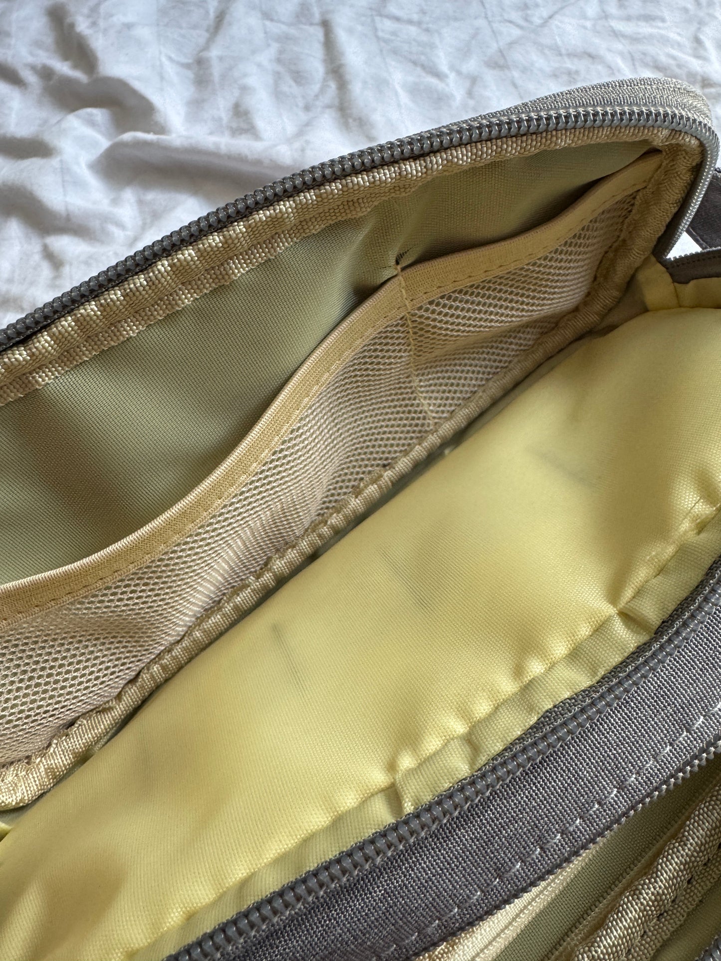 Seller #22 - Tech organizer pouch - LIKE NEW