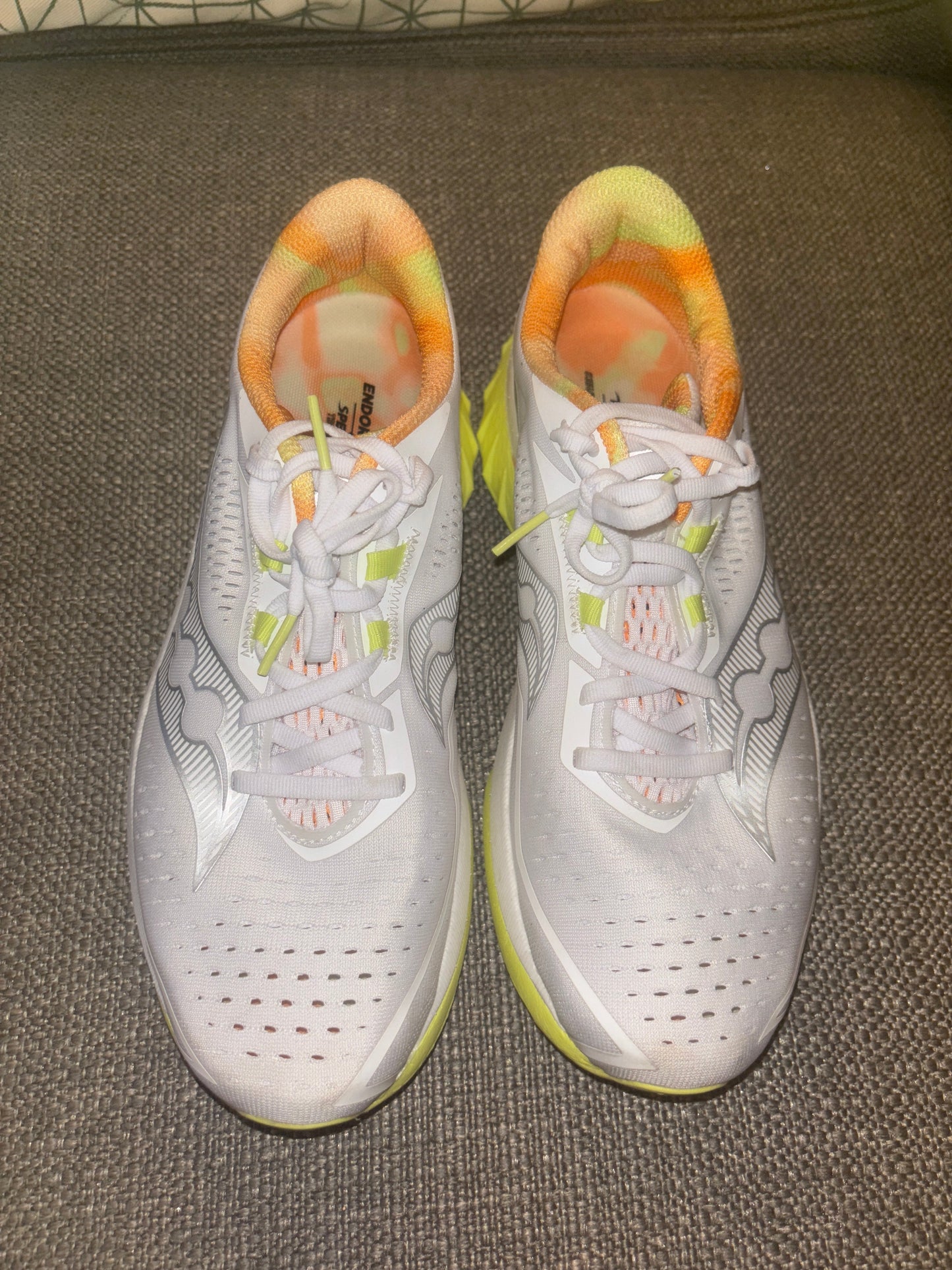 #84 *REDUCED* Saucony Endorphin Speed 4 Running Shoe size 10- Like New