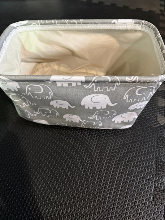 #20 REDUCED!! small elephant storage container size small GUC