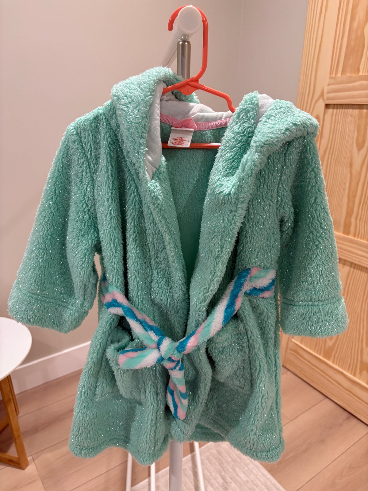 Seller #105 - Size 6 Girls Cat & Jack Turquoise Unicorn Robe GUC