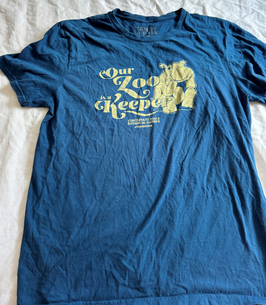 Seller #22 - CincyShirts “Our Zoo is a Keeper” tshirt - unisex L - GUC