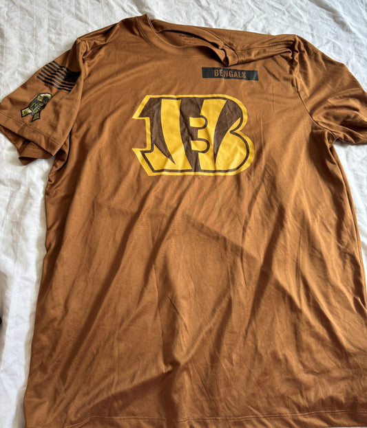 Seller #22 - Bengals military tech t-shirt - men’s XL - GUC