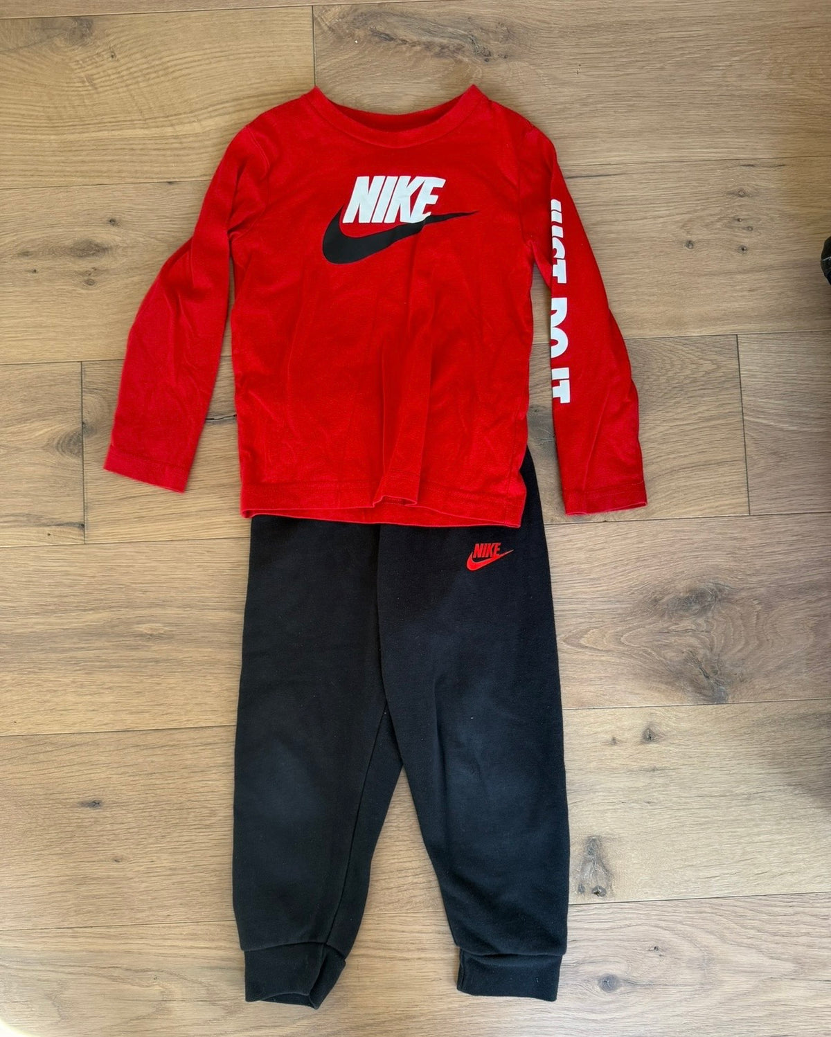 #21 • Boys • Nike • 4T • GUC