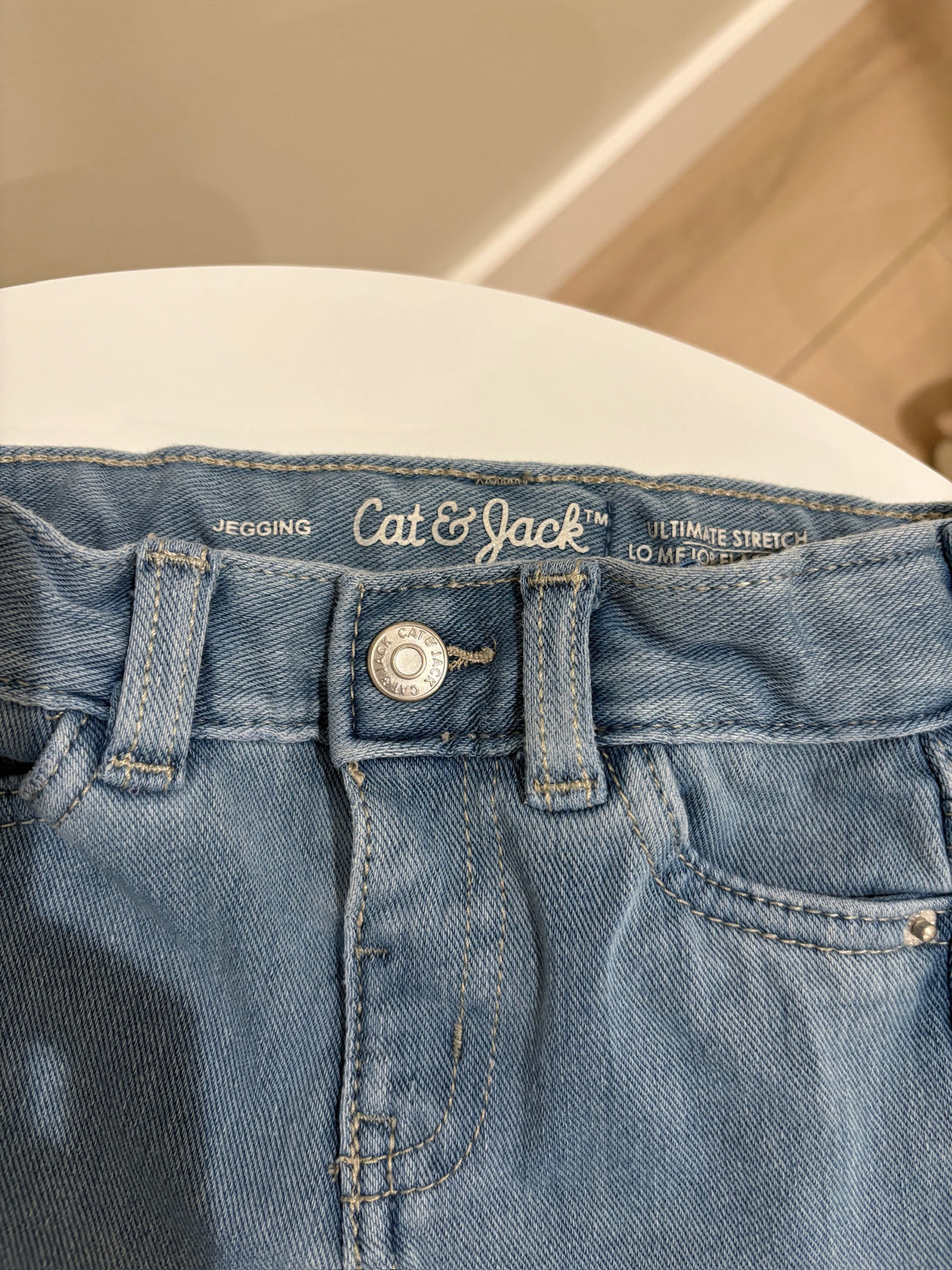 Seller #105 - 3T Girls Cat & Jack Light Wash Jeggings VGUC