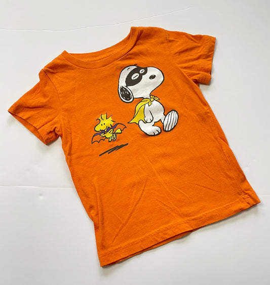 #121 Boy/Girl 2T Snoopy Halloween t-shirt, GUC