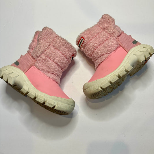 #162 Hunter Pink Snow Boots sz9 reduced