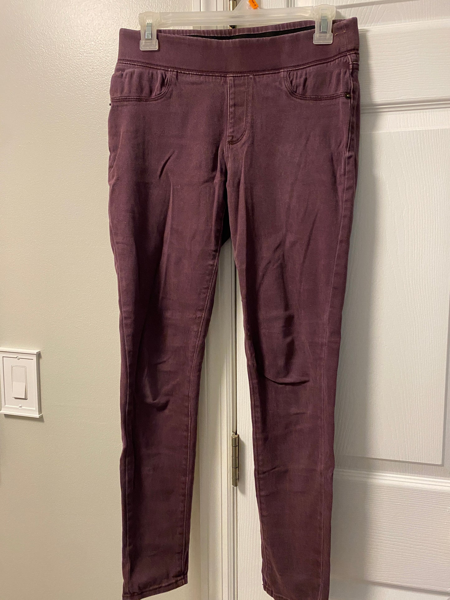 #14-old navy maroon skinny jeggings size (4 regular)