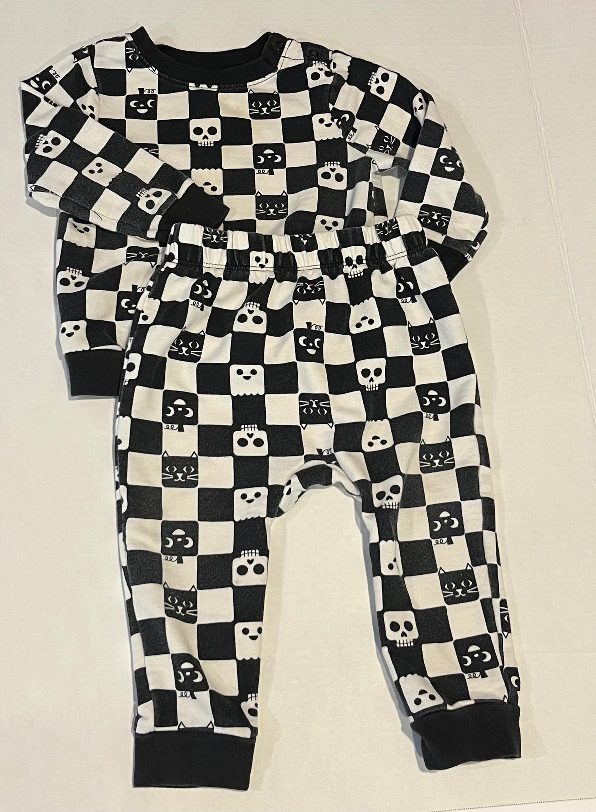 #70 Cat & Jack 18m Boys Halloween Sweatsuit