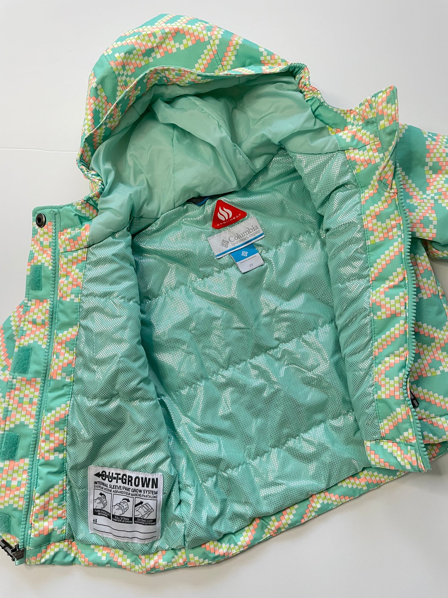 #121 Girls 2T Columbia Omnitech winter coat, EUC