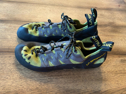 #180 Men 11 La sportiva rock climbing