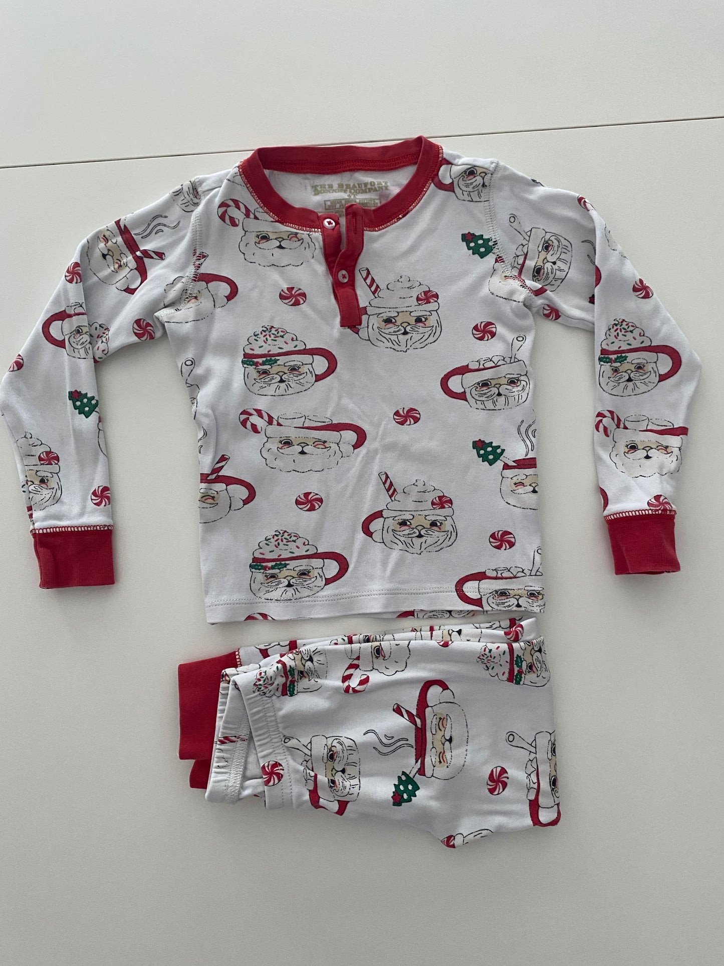 #117, Girls 4T, The Beaufort Bonnet Co, Santa hot cocoa pajamas, GUC
