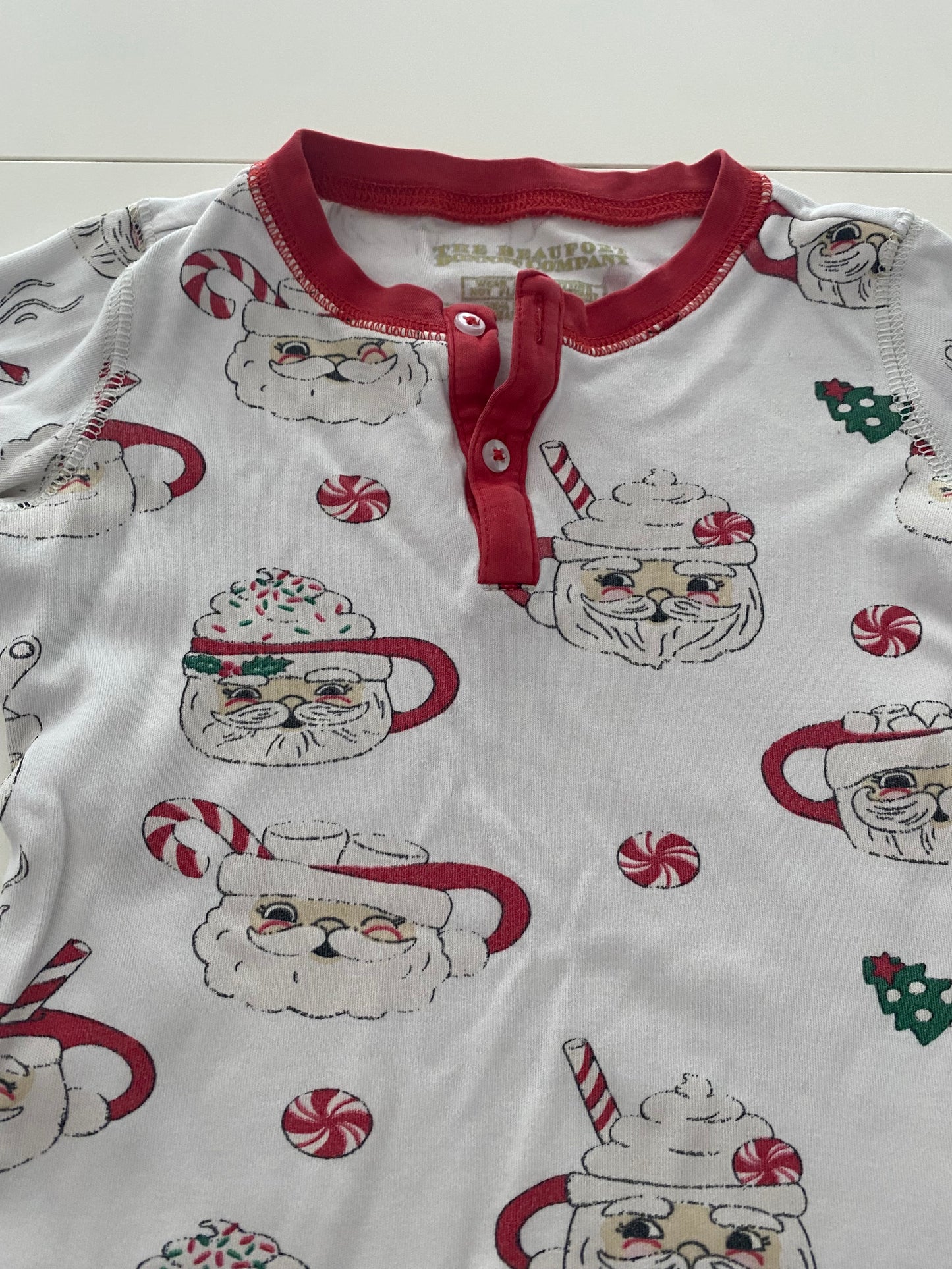 #117, Girls 4T, The Beaufort Bonnet Co, Santa hot cocoa pajamas, GUC