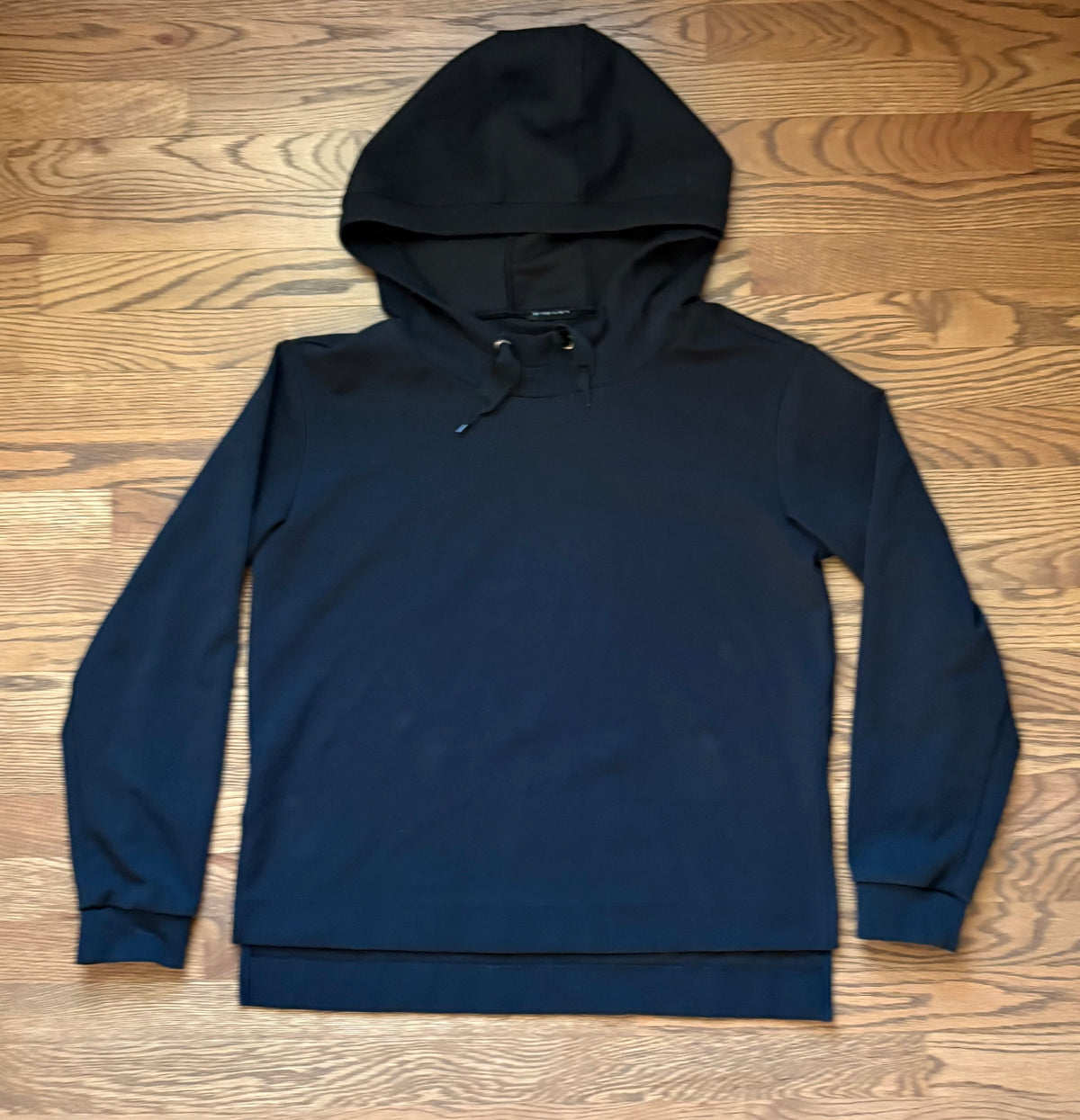 #74 Women’s Black Hooded Sweatshirt - M