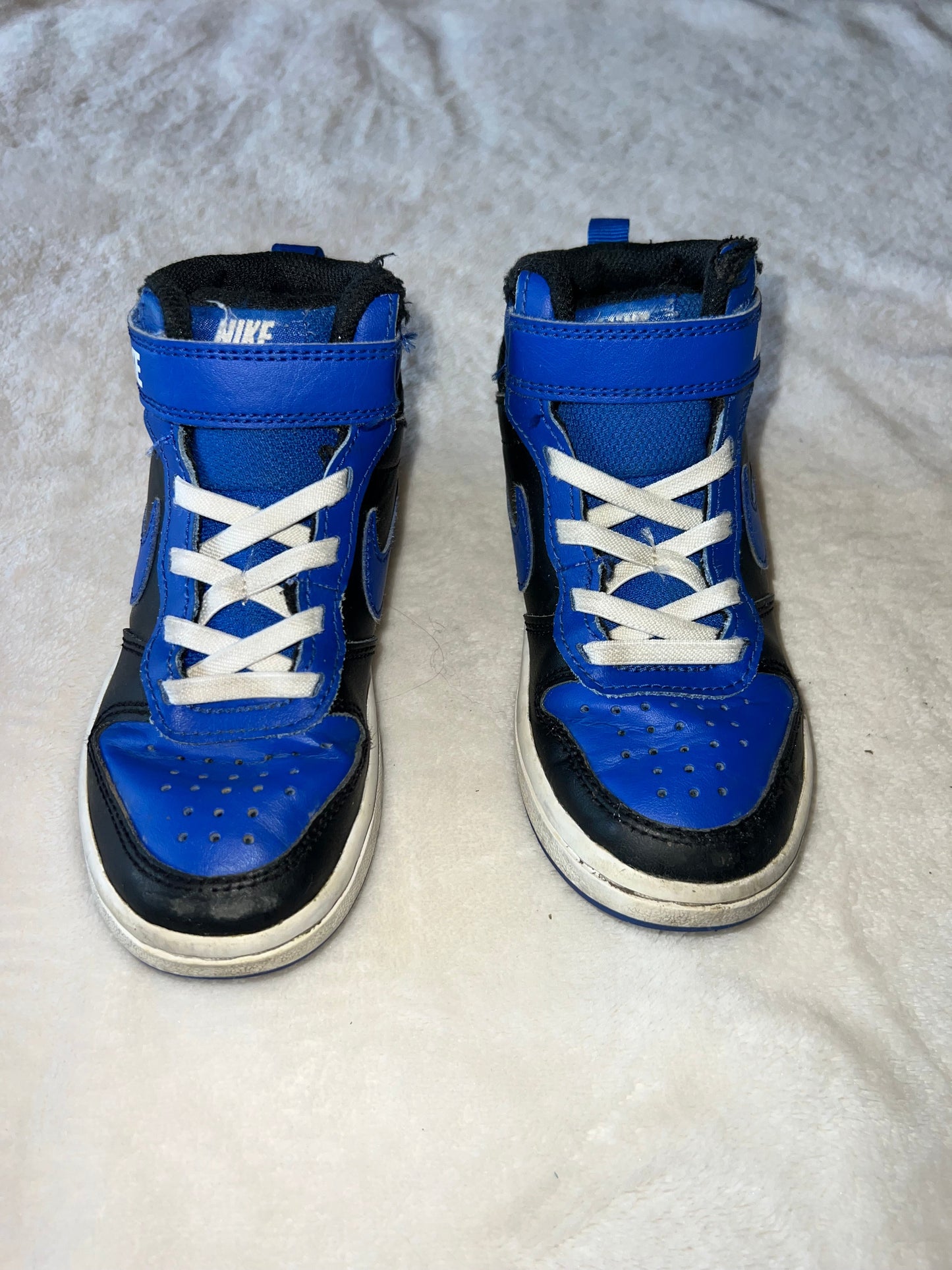 #46 Boys size 10.5 nike guc