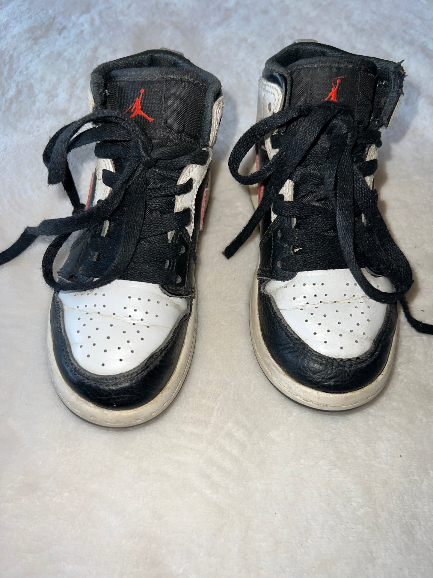 #46 Boys size 11 nike air jordan uc