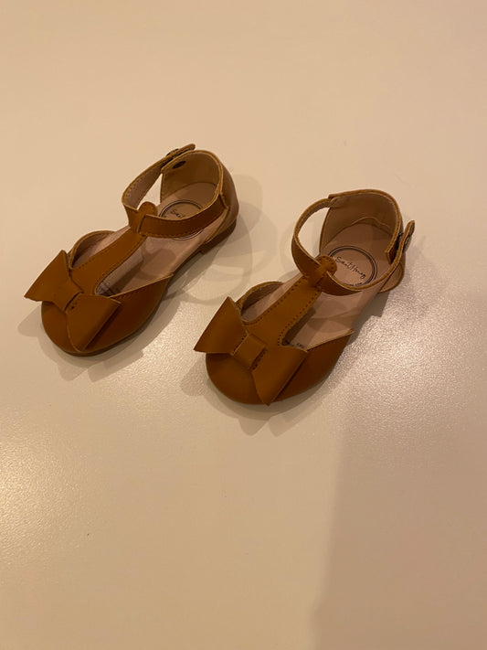 #84B- SweetHoney Brown T-strap sandal Girls Size 5 New