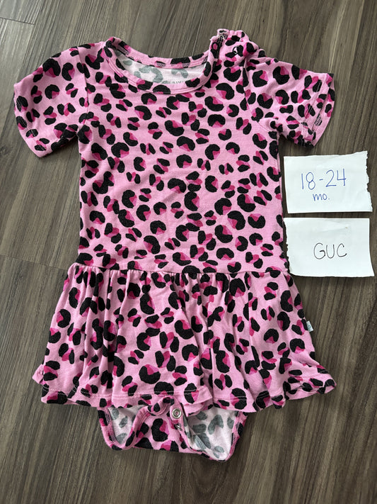 #138 - 18-24 Mo - Posh Peanut (Bamboo ) Pink SS Bodysuit Twirl GUC