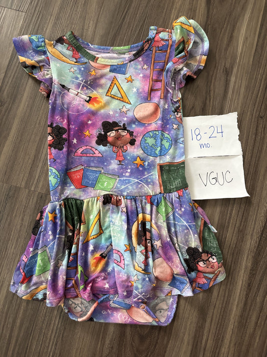 #138 - 18-24 Mo - Posh Peanut (Bamboo ) Katherine Johnson SS VGUC Bodysuit Twirl