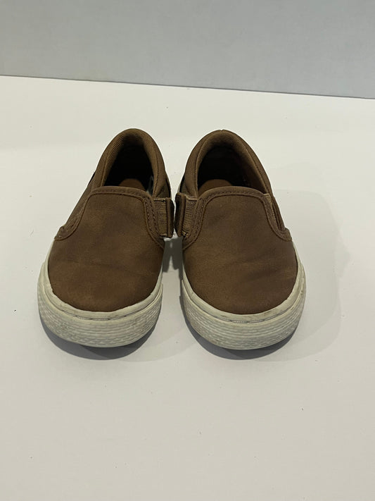 #70 Children’s Place Size 6 Tan Slip Ons