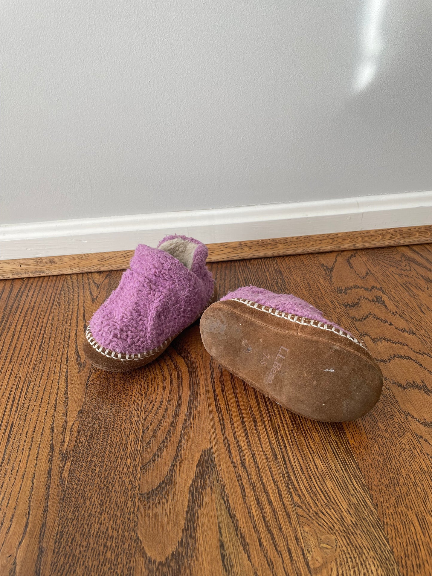 #103 • Girls • Size 7/8 • L.L. Bean • Purple sherpa slippers