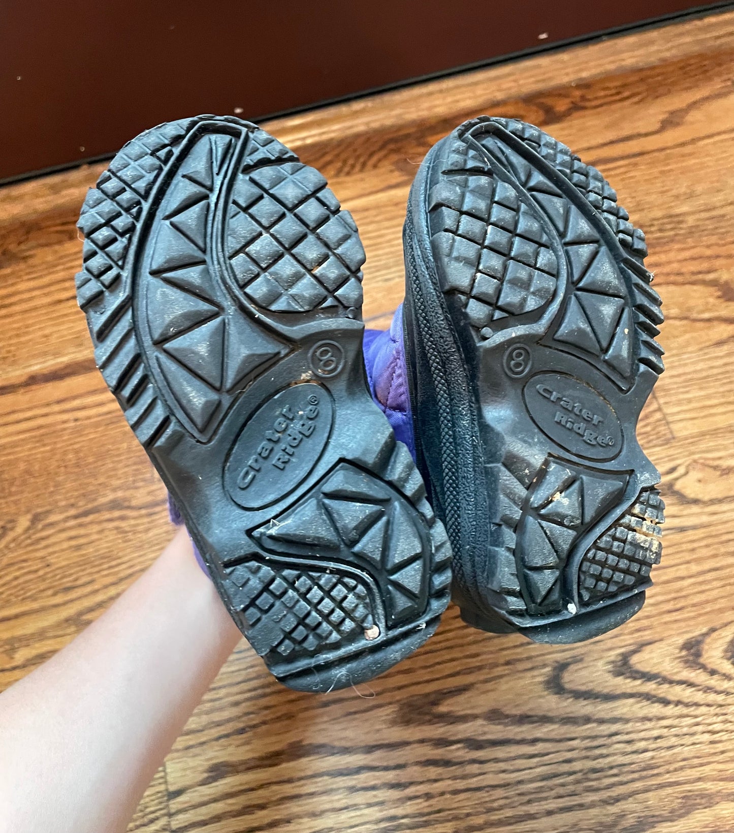 #121 Girls 8C snow boots purple and black, VGUC