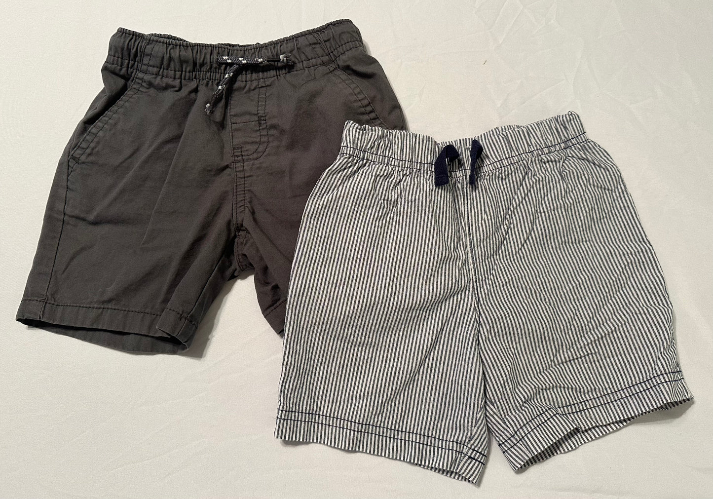 Boys shorts bundle, 2t Cat & Jack (grey) / 24 months Carter’s