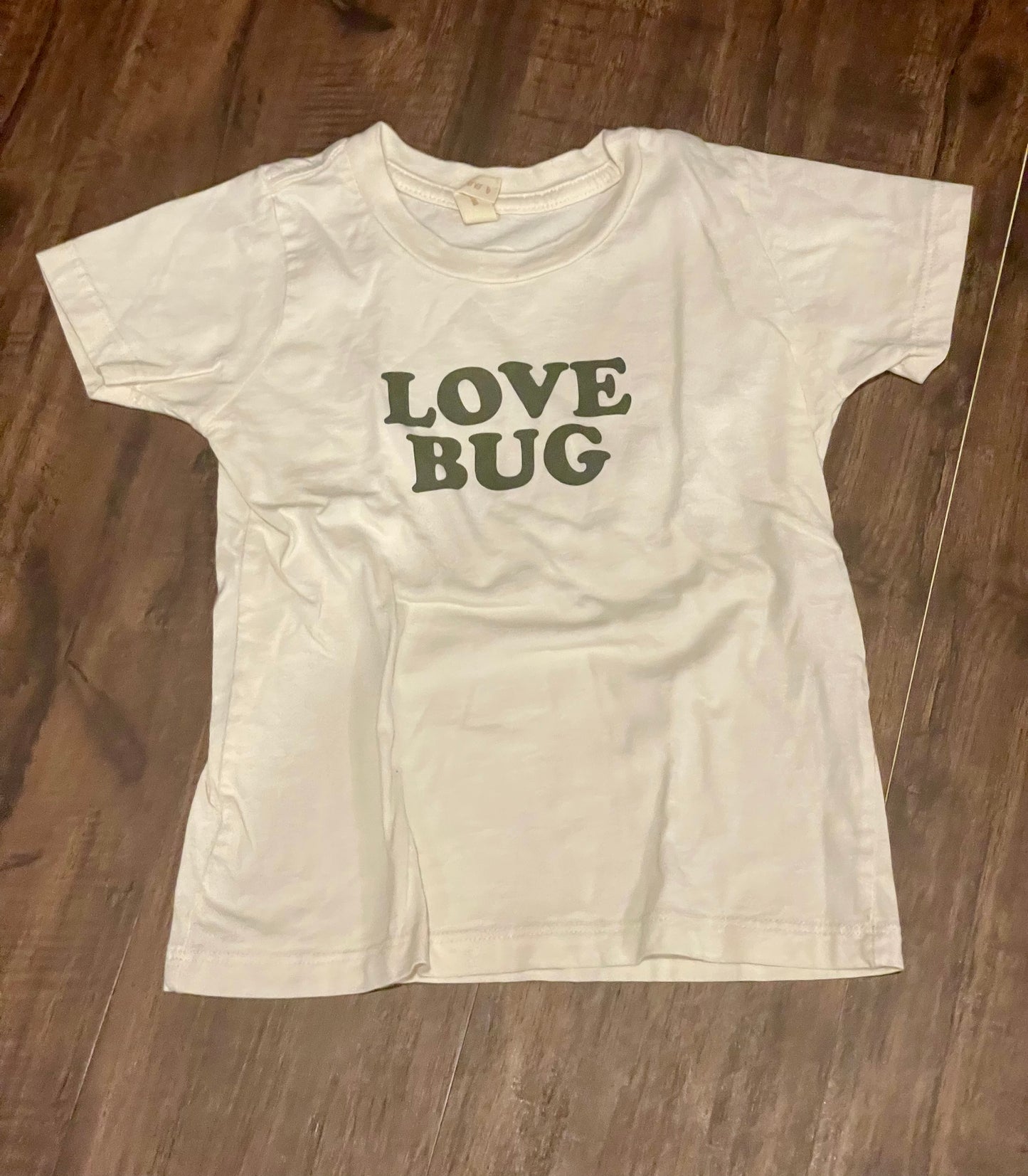 83A unisex love bug shirt size 4 VGUC