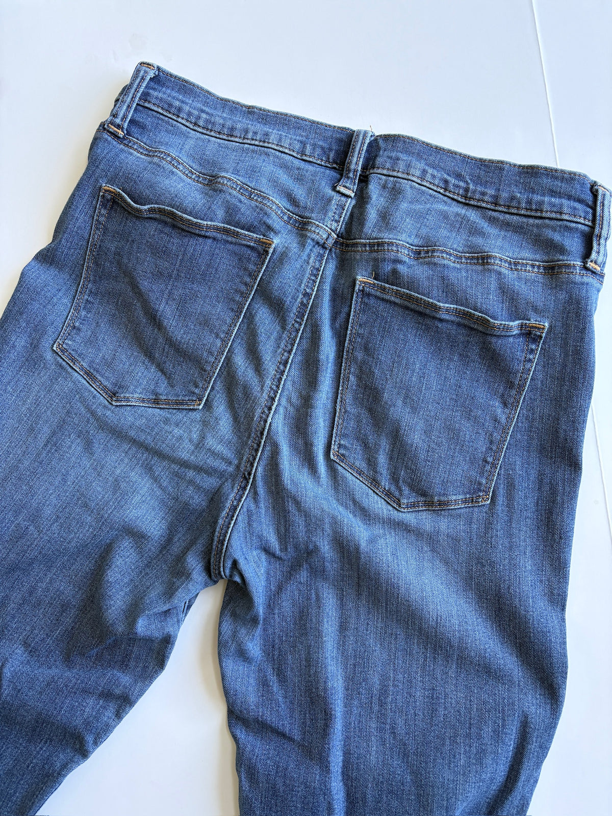 Seller #105 - Women's Size 30 TALL (size 10) Gap Skinny Jeans VGUC
