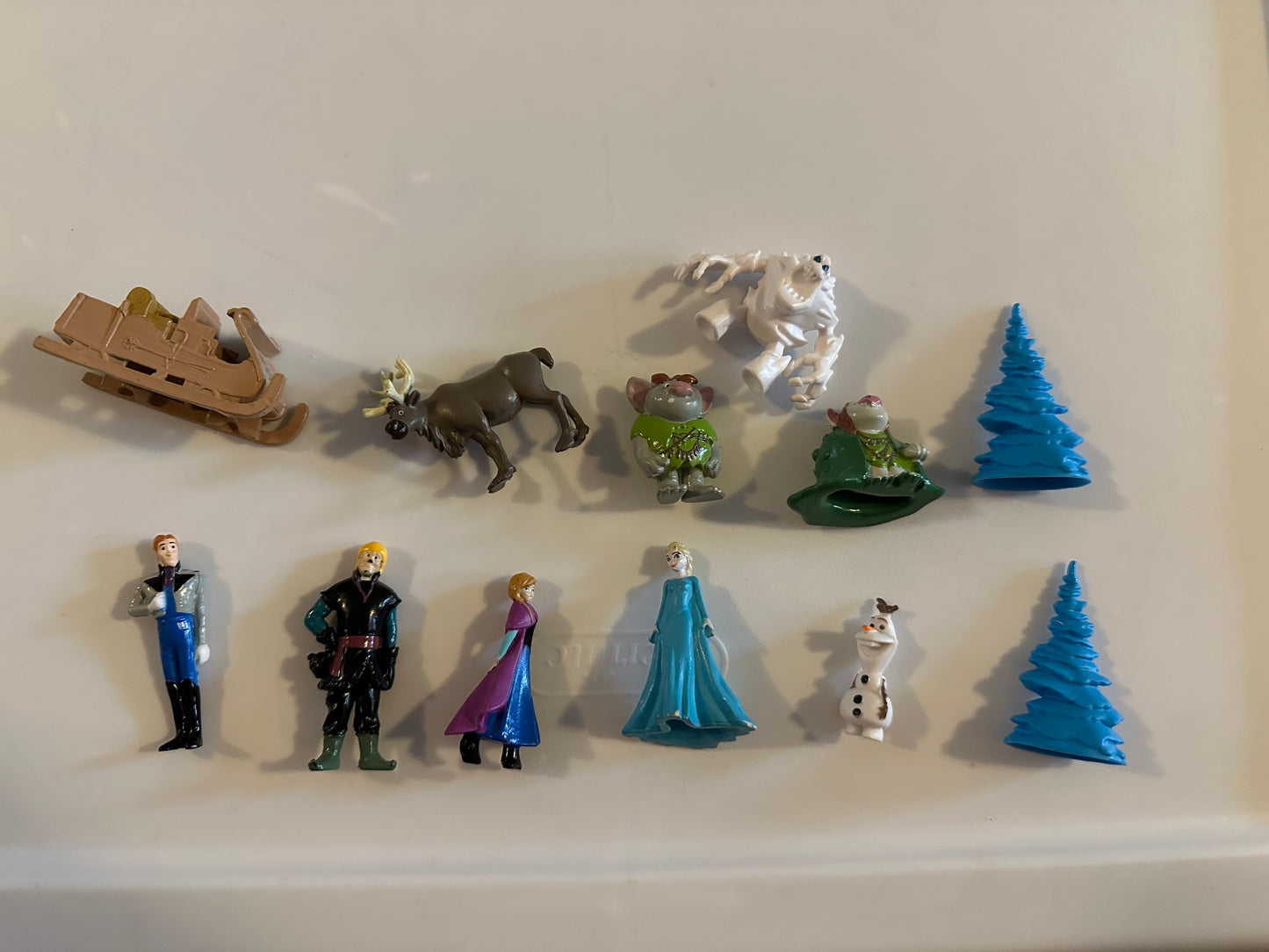 Seller 42, Frozen My Busy Book with 12 characters and play mat