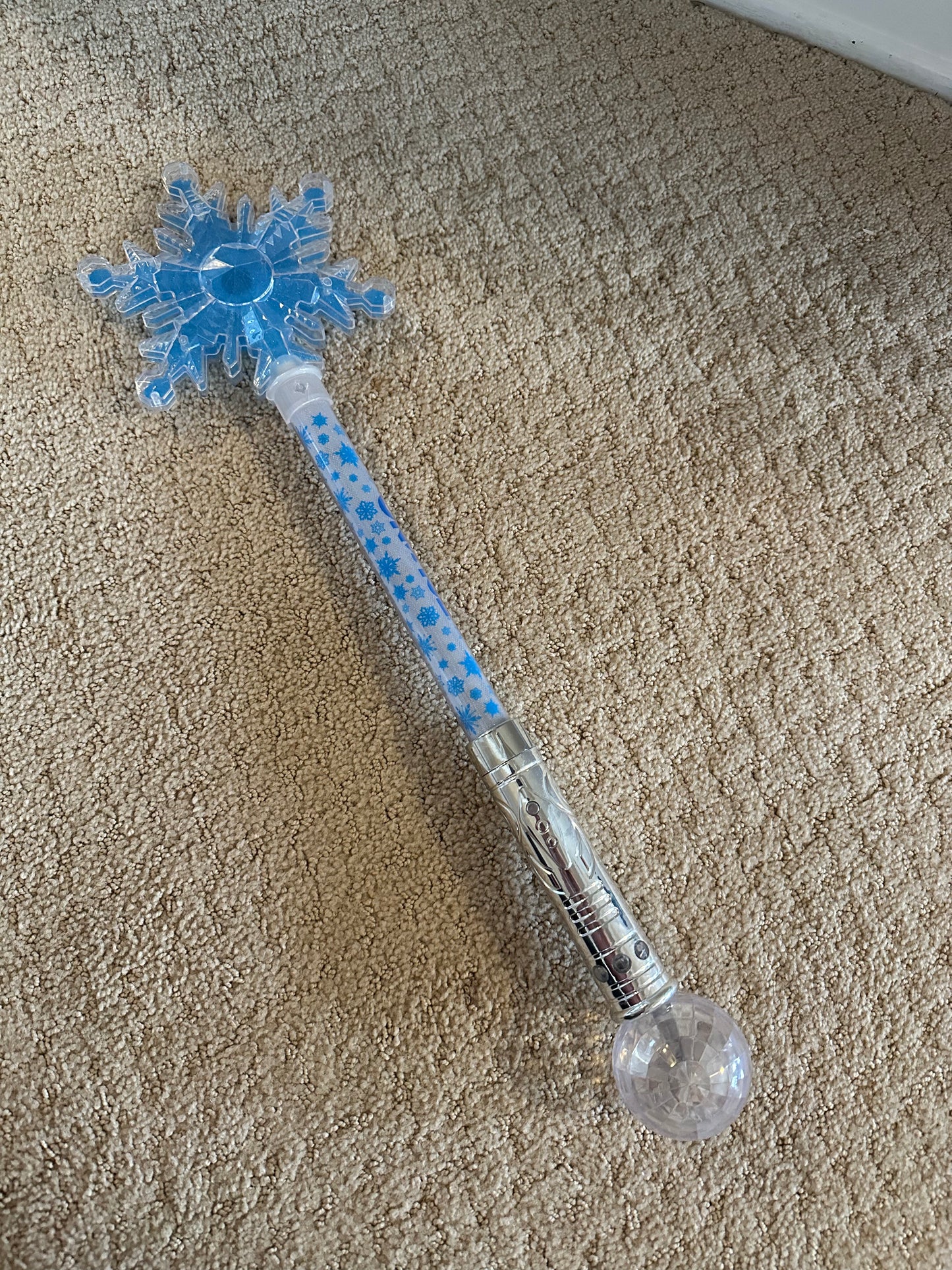 Seller 42, Disney on Ice Frozen Wand