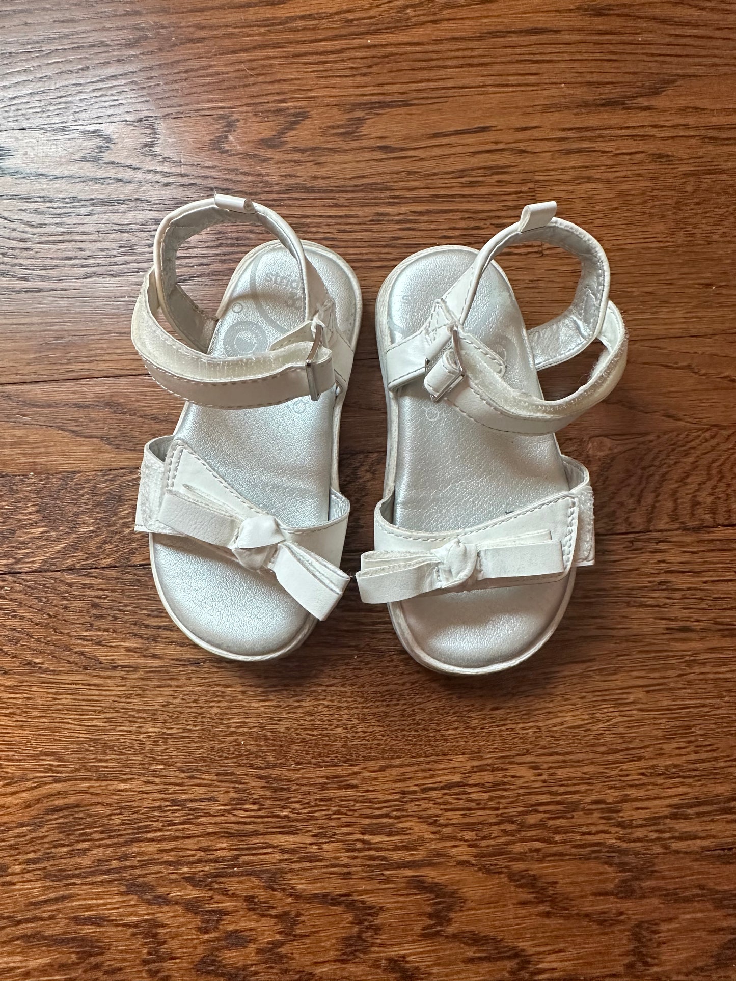 Stride Rite Size 7M Toddler Girl White Sandals