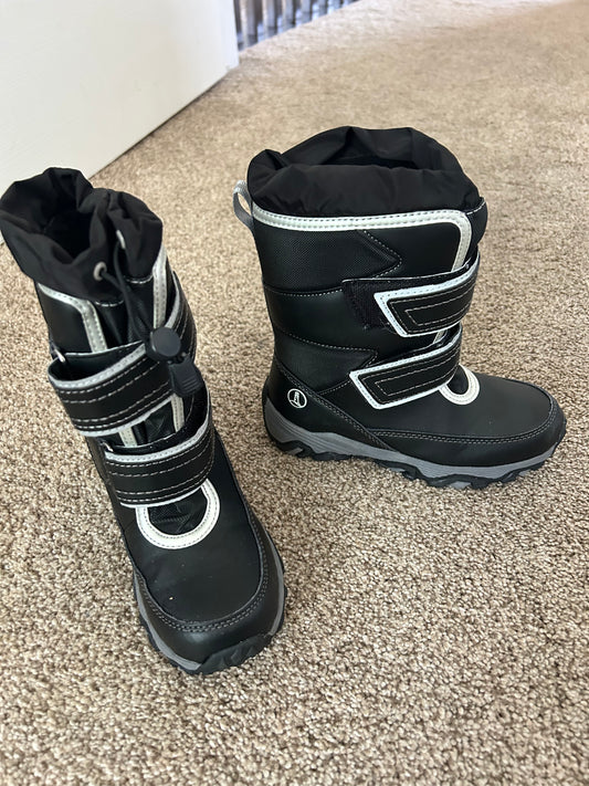 SELLER 26: Lands End Snow Boats Size 13 EUC