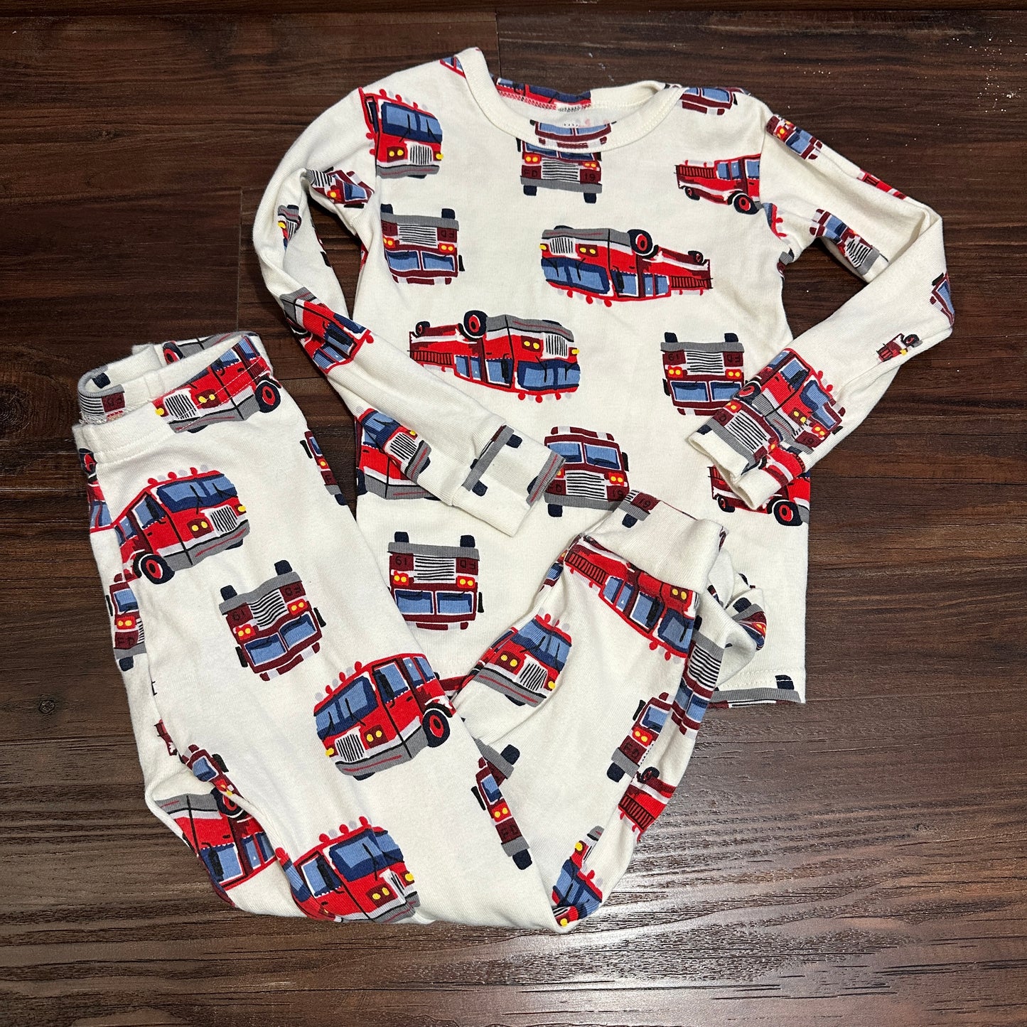 #162 Gap Fire truck PJs 4t