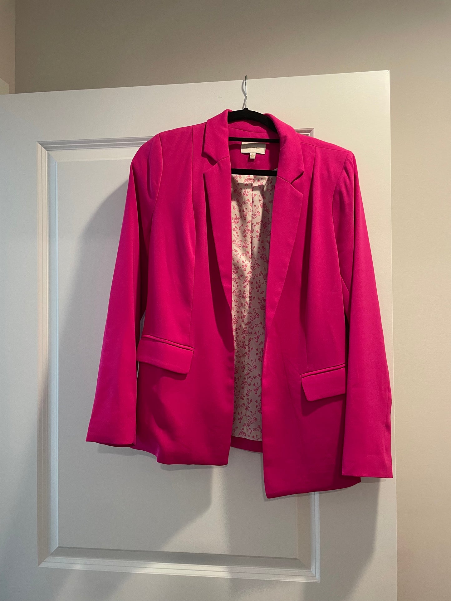 83A women’s Skies are Blue pink blazer size small EUC