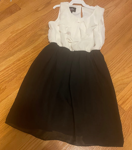 Size 6 girls - black and white bow dress