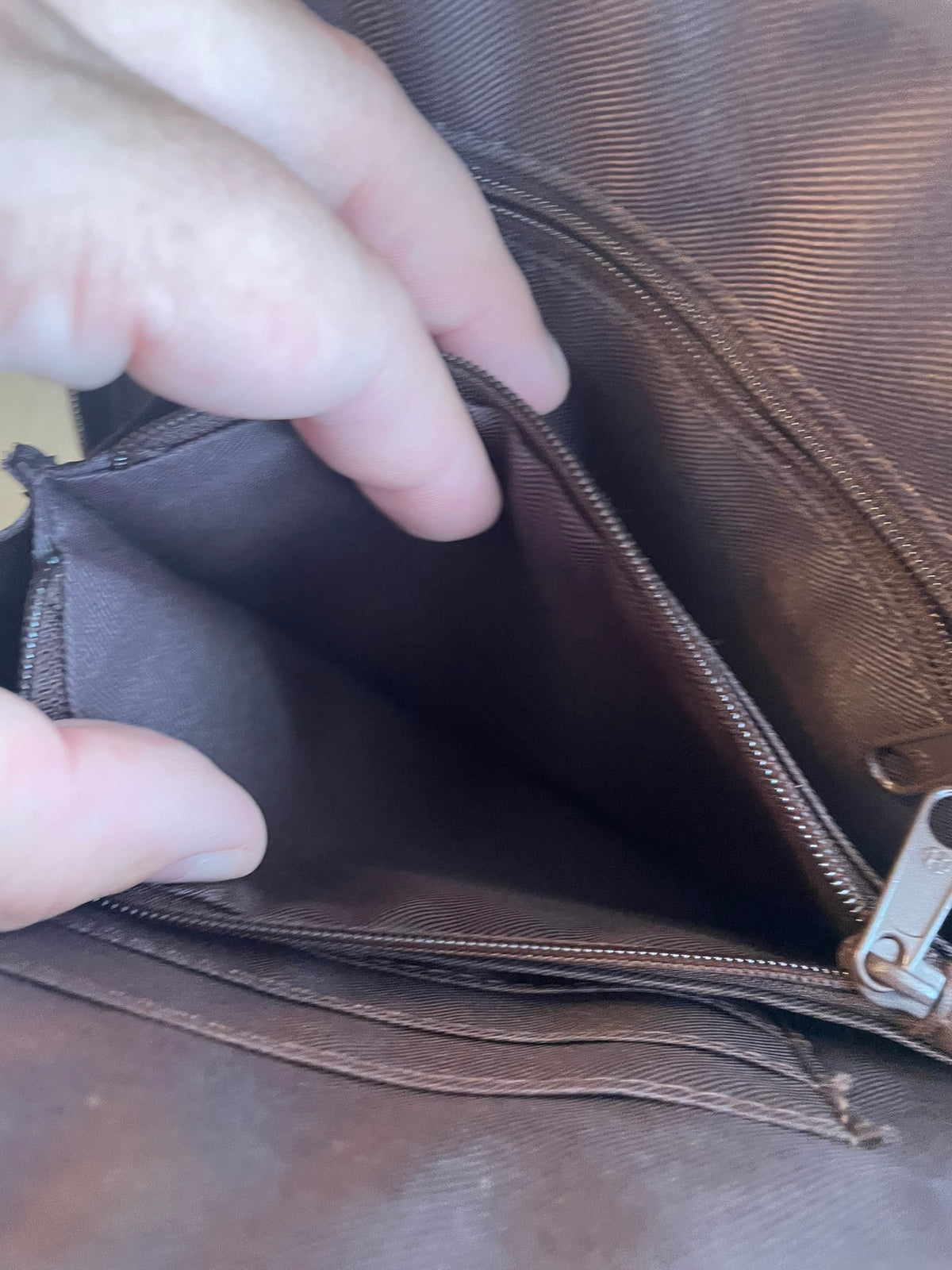 Seller #12 | VINTAGE Fossil Dark Brown Leather Shoulder Bag | GUC