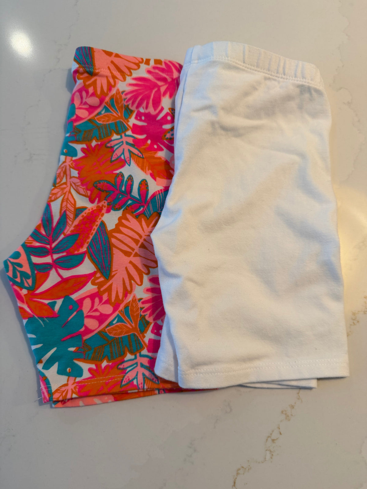 #133 cat & jack girls bike shorts 5t