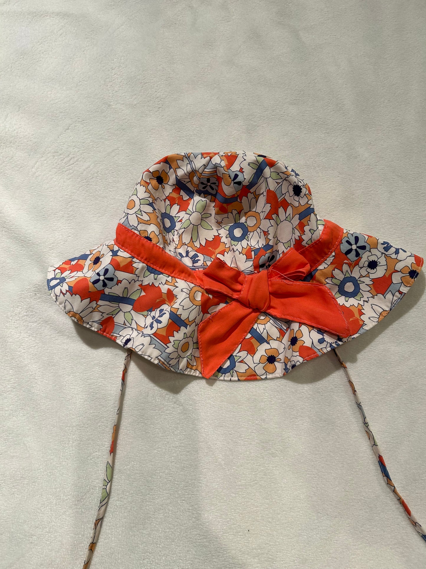 Girls beach hat - size 48 (12-18 months) UVA/UVB - orange with flowers