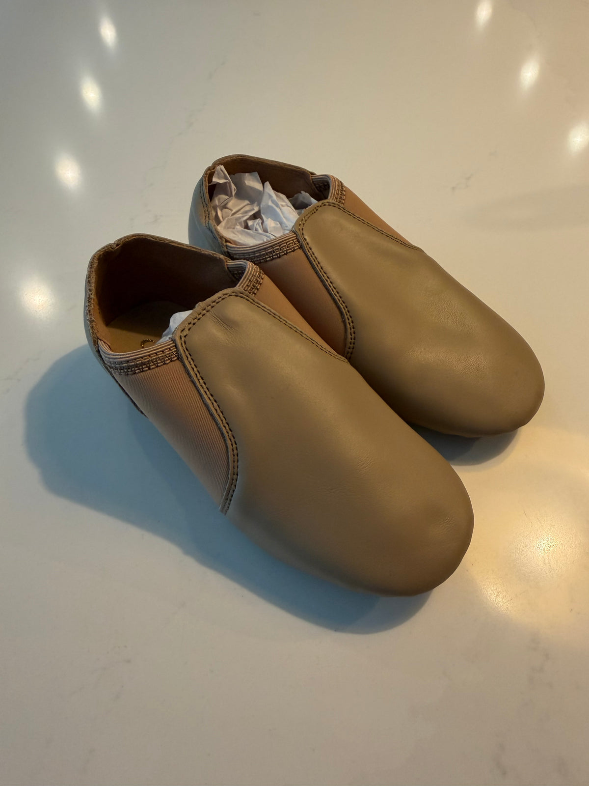 #133 new jazz shoes size 10