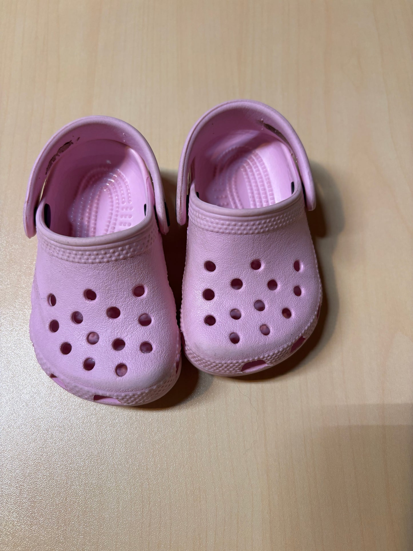 #122 Baby pink Crocs Size 2/3