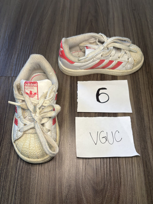 #138 - 6T - VGUC Adidas - White/Pink Tennis Shoes - PU 45236