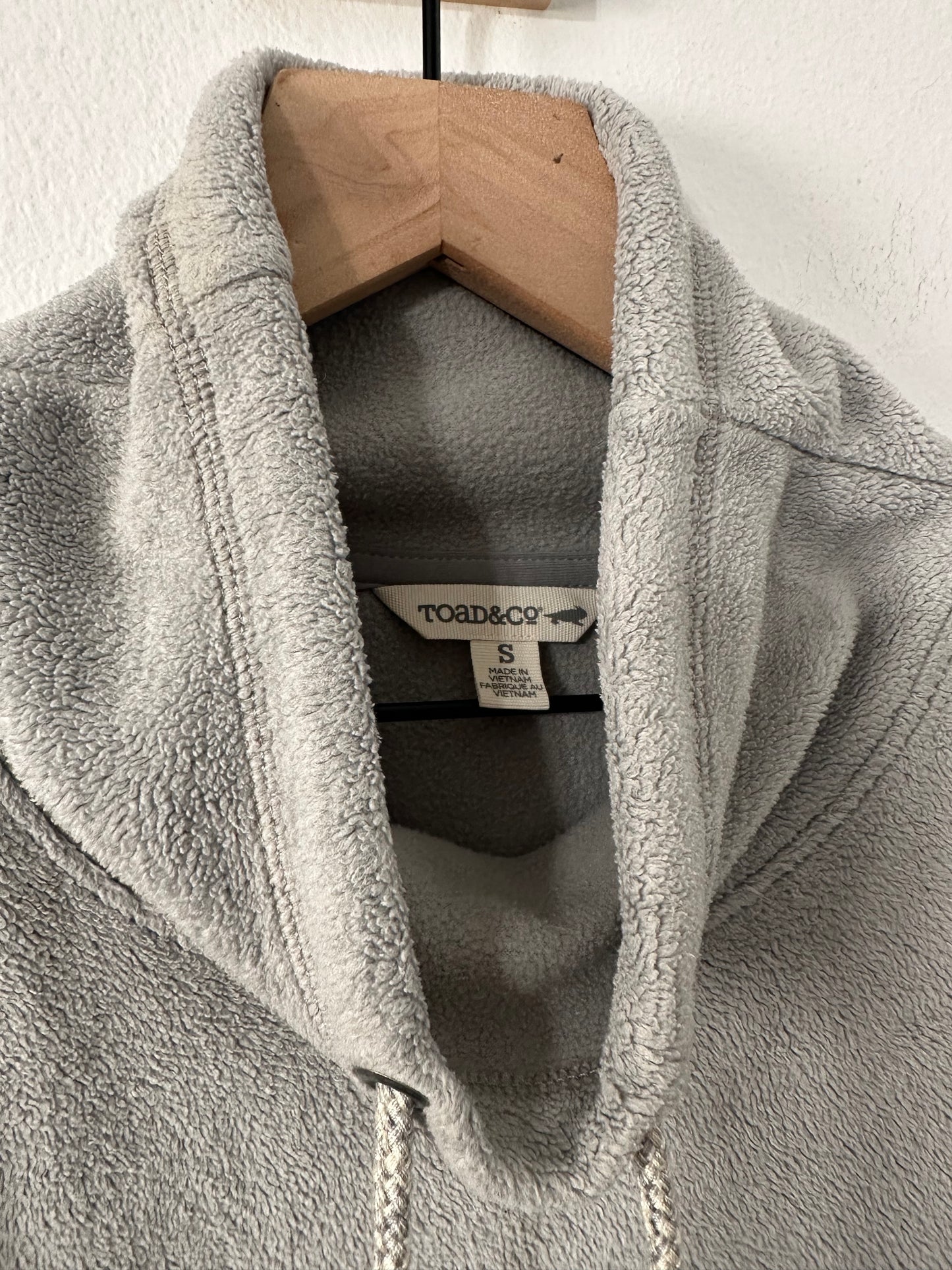 #111 Toad&Co Women’s Fleece Grey Size Small