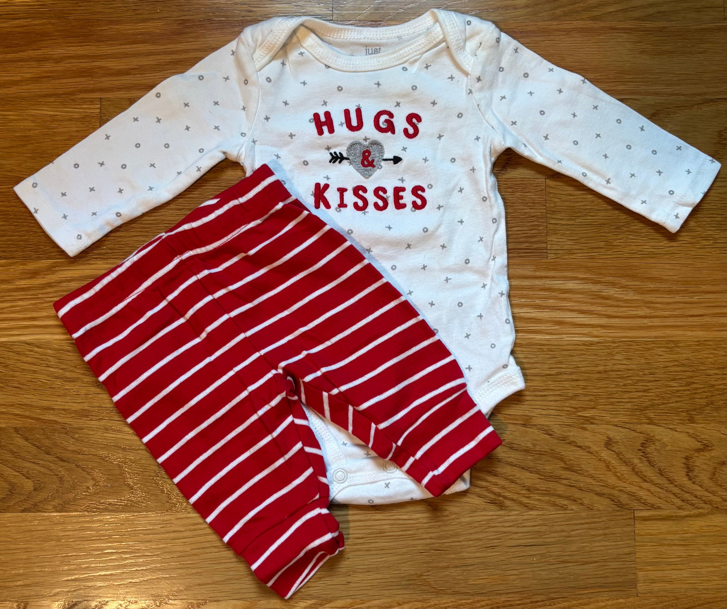 Seller #64 Carter’s 3m Valentines Onesie Set