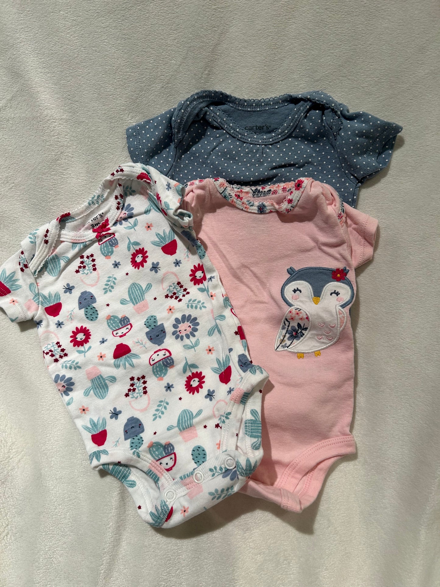 Carter's 3 months onesies - set of 3 (Blue with white dots / Pink with bird / White with cactus)